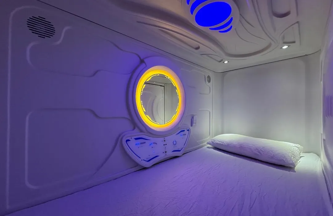 Hostel Space Capsule-1